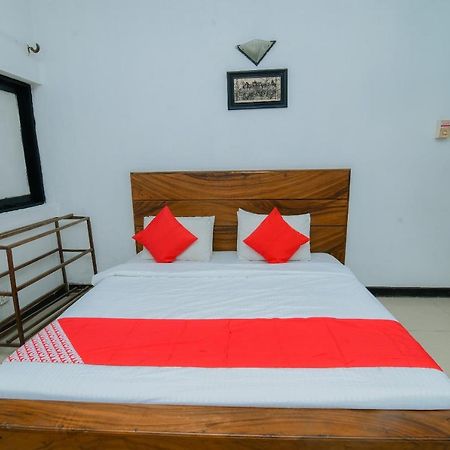 Oyo 479 Water Front Hotel Κάντι Εξωτερικό φωτογραφία