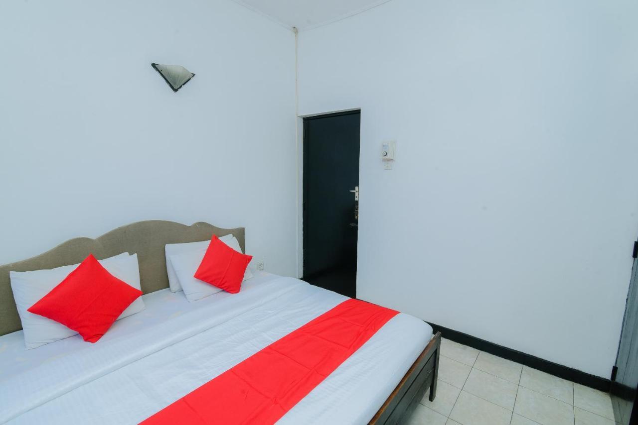 Oyo 479 Water Front Hotel Κάντι Εξωτερικό φωτογραφία