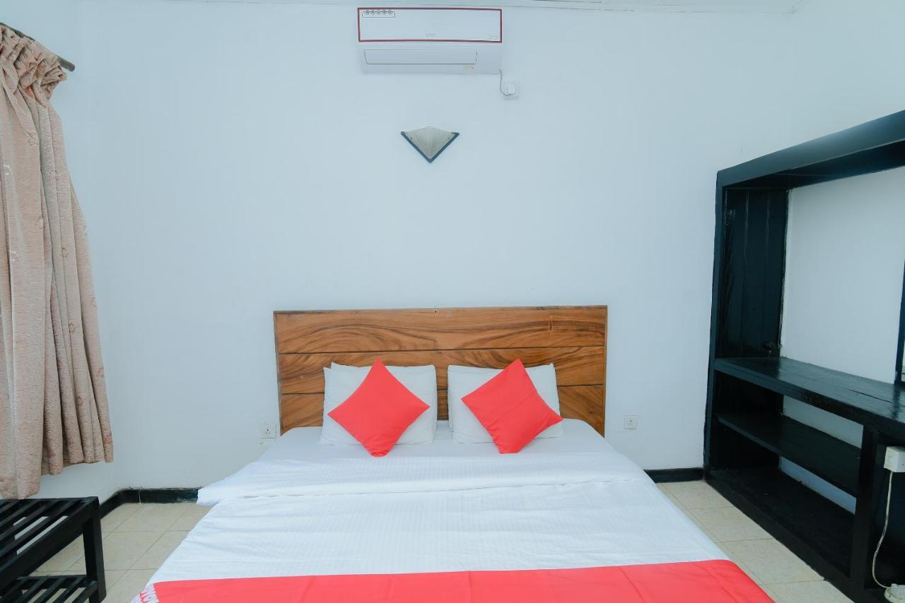 Oyo 479 Water Front Hotel Κάντι Εξωτερικό φωτογραφία