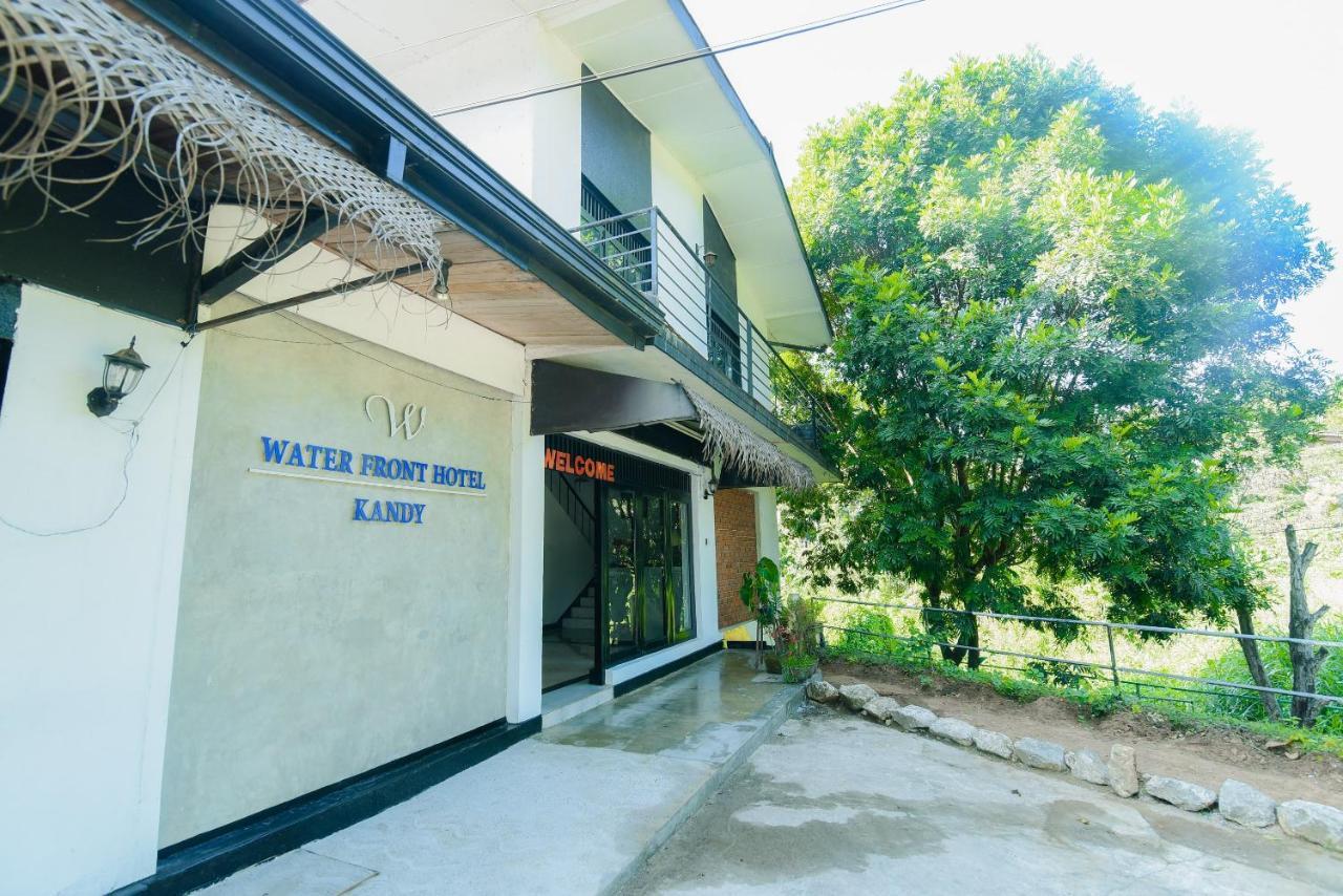 Oyo 479 Water Front Hotel Κάντι Εξωτερικό φωτογραφία